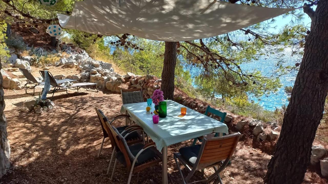 A Small Stone House By The Sea, In A Wineyard Nerezisca Extérieur photo